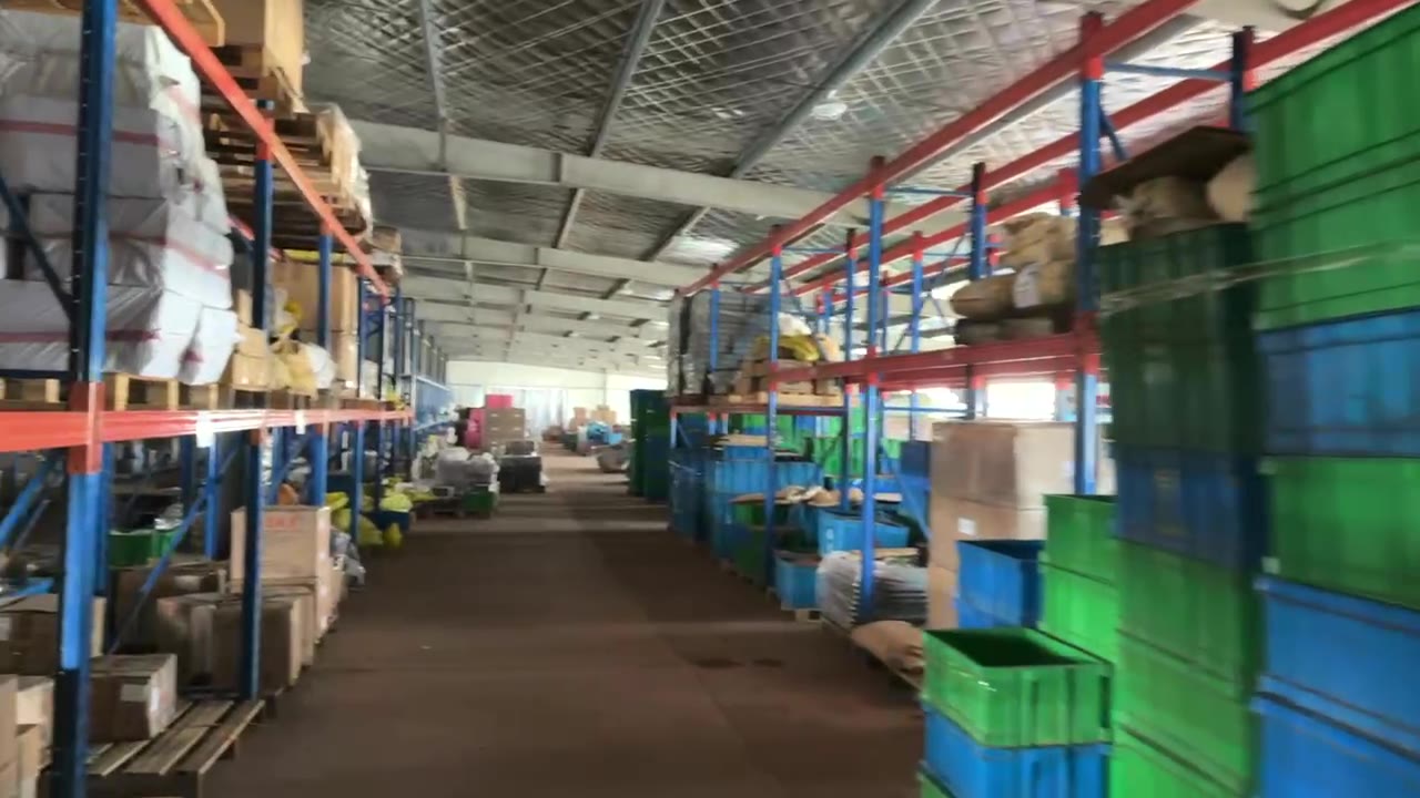 Fourth-floor warehouse at Cixi Zhenkai Tools with palletised goods ready to load